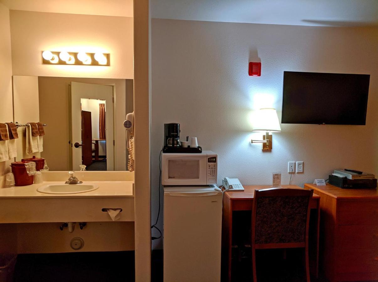Aquarius Inn Bicknell Εξωτερικό φωτογραφία