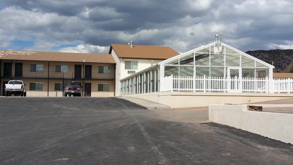 Aquarius Inn Bicknell Εξωτερικό φωτογραφία